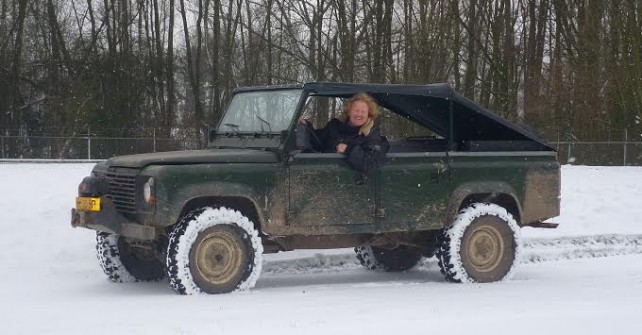 dafnis in vierdeurs cabrio defender